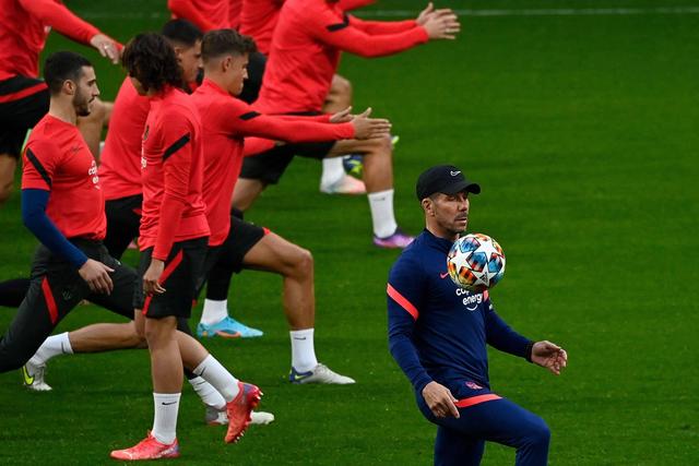 冯莱重返上海男篮 与费雷尔成新赛季外援搭档